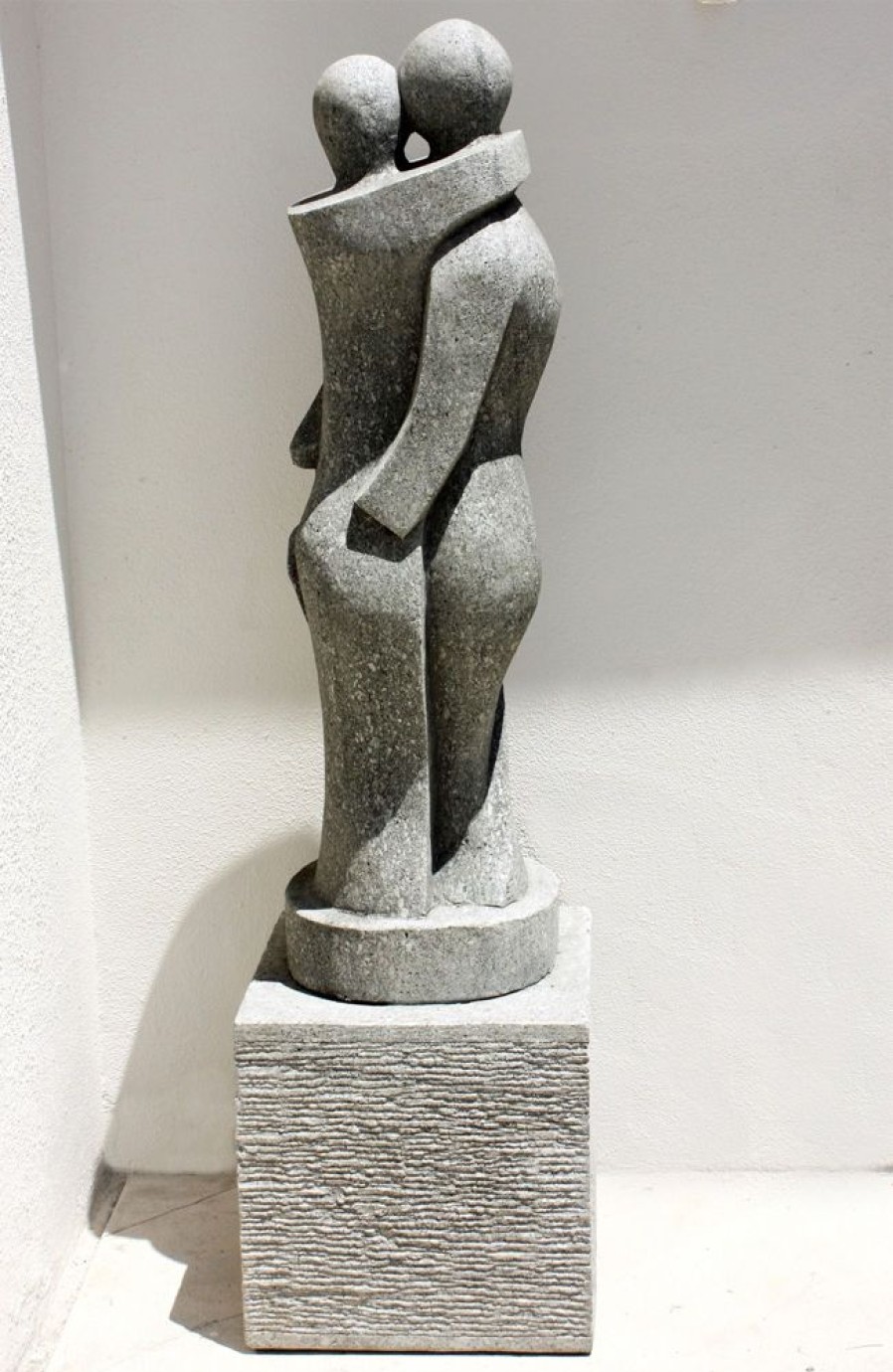 STATUES & SCULPTURES True Love Contemporary Stone Garden Sculpture Wholesale
