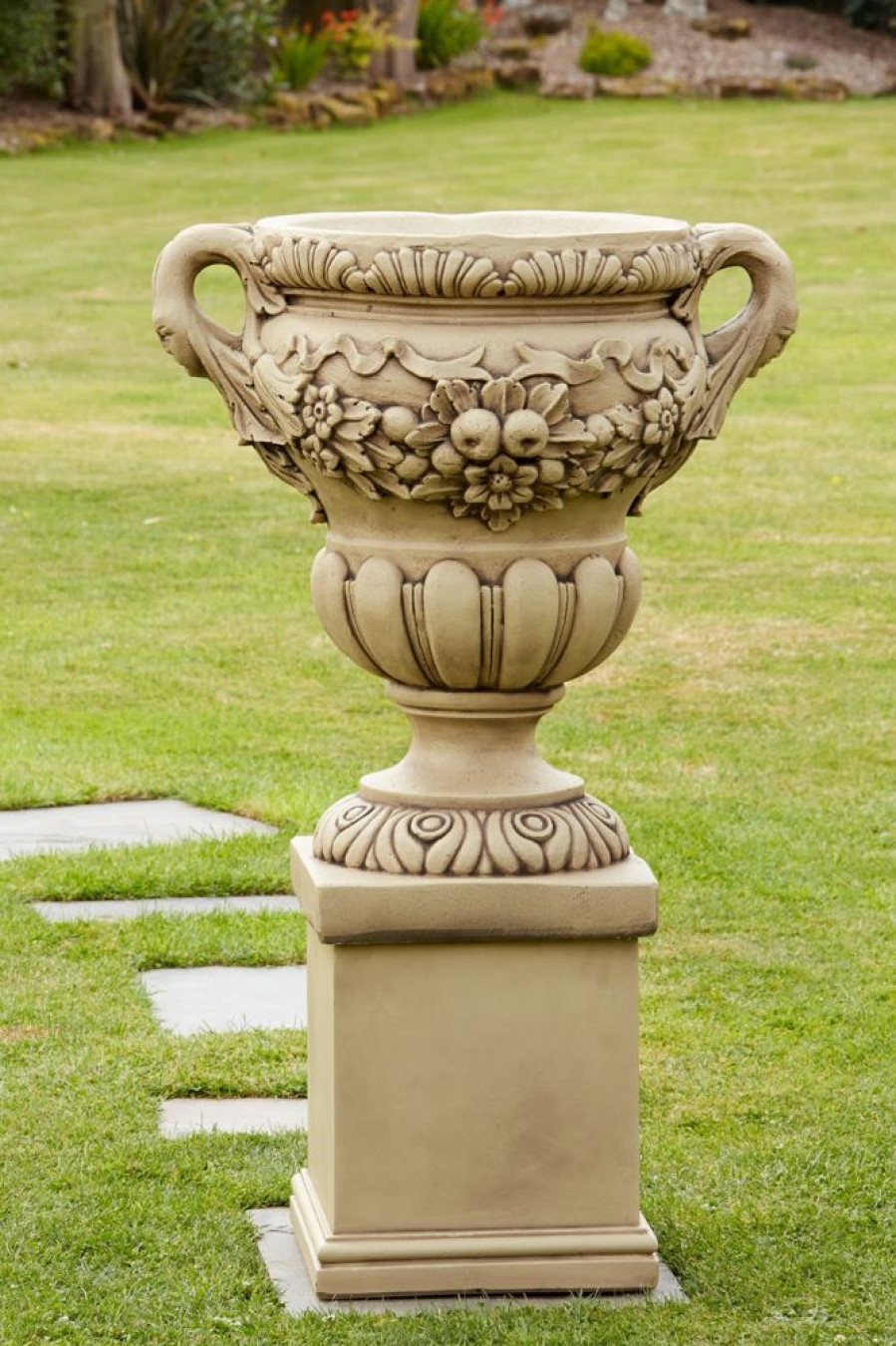 STATUES & SCULPTURES Gordes Vase On Pedestal Stone Garden Planter Wholesale